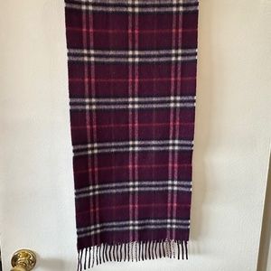 EUC BURBERRY PURPLE CASHMERE SCARF